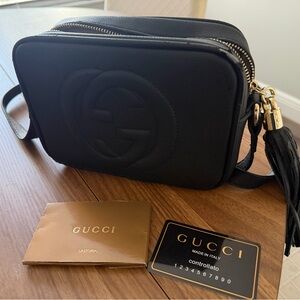 Gucci (LIKE) Black Leather Shoulder Bag with Gold Details